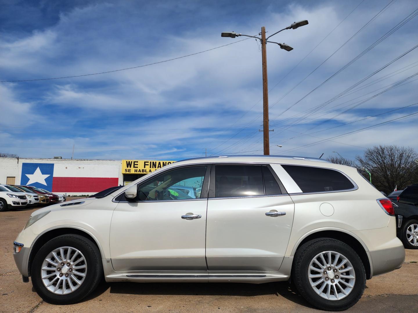 2011 DIAMOND WHITE Buick Enclave CXL-1 (5GAKRBED9BJ) with an 3.6L V6 DOHC 24V engine, 6-Speed Automatic Overdrive transmission, located at 2660 S.Garland Avenue, Garland, TX, 75041, (469) 298-3118, 32.885551, -96.655602 - CASH$$$$$ SPORT UTILITY!! This is a Loaded 2011 BUICK ENCLAVE CXL-1 SUV! REAR DVD! BACK UP CAMERA! HEATED/LEATHER SEATS! BLUETOOTH! SUPER CLEAN! MUST SEE! Come in for a test drive today. We are open from 10am-7pm Monday-Saturday. Call us with any questions at 469-202-7468, or email us DallasA - Photo#6